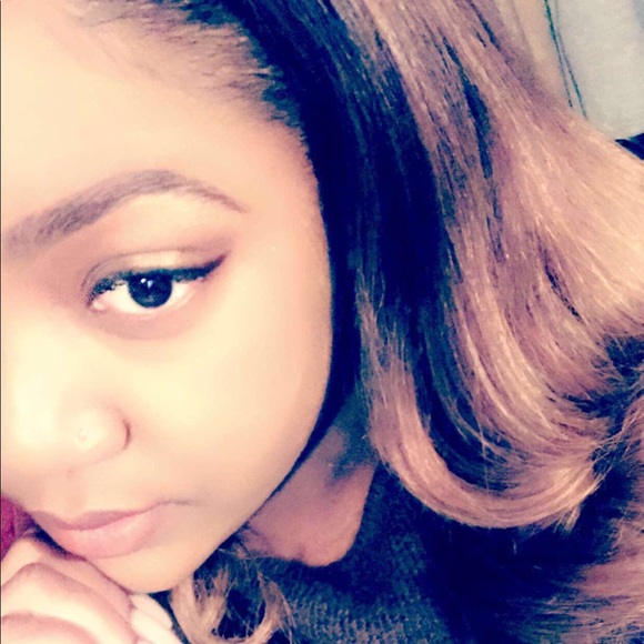 Meet your Posher, Latoya - Picture 1 of 1